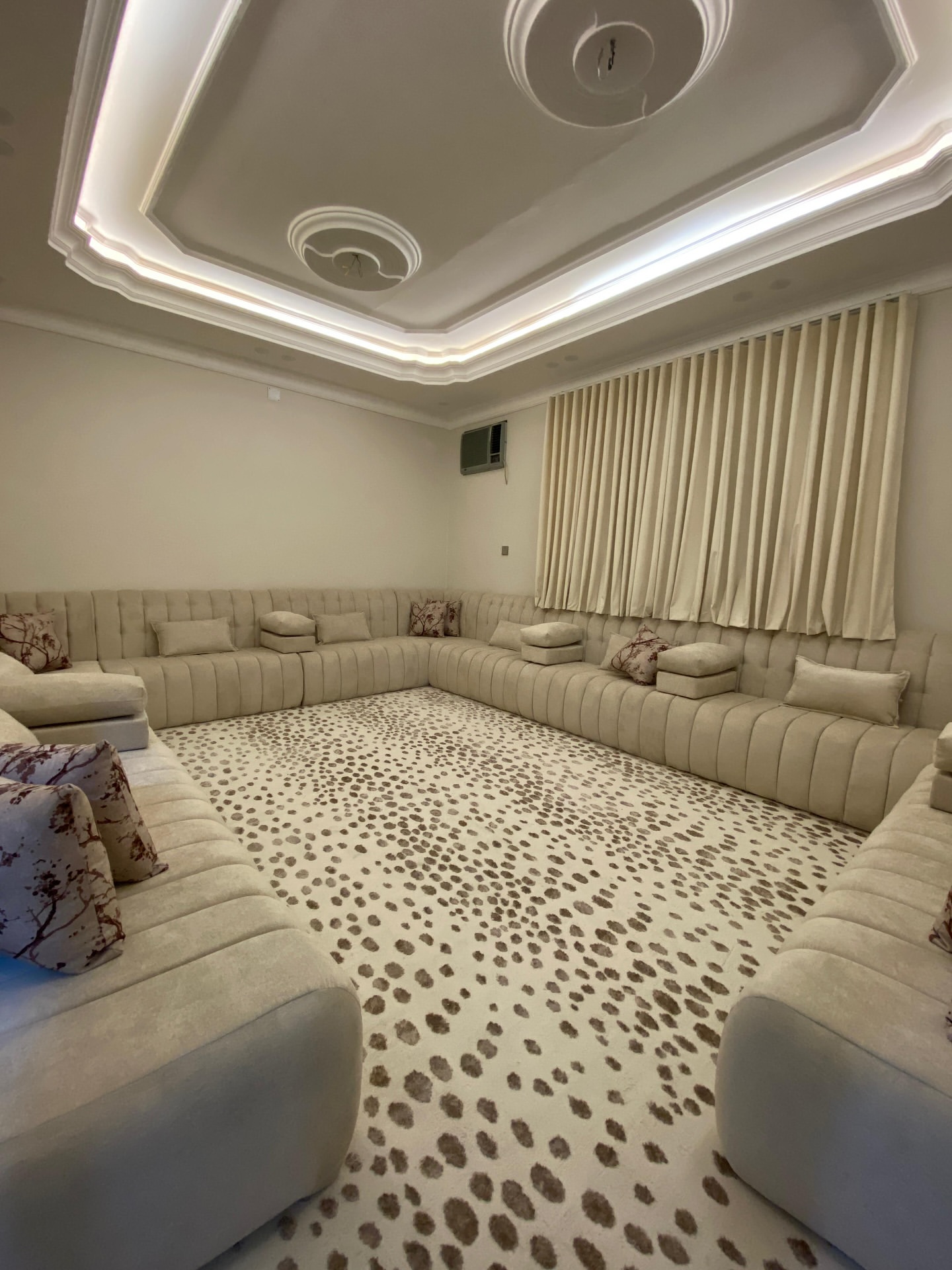 alamalwesalfurniture_DMaxizKt8hd_1