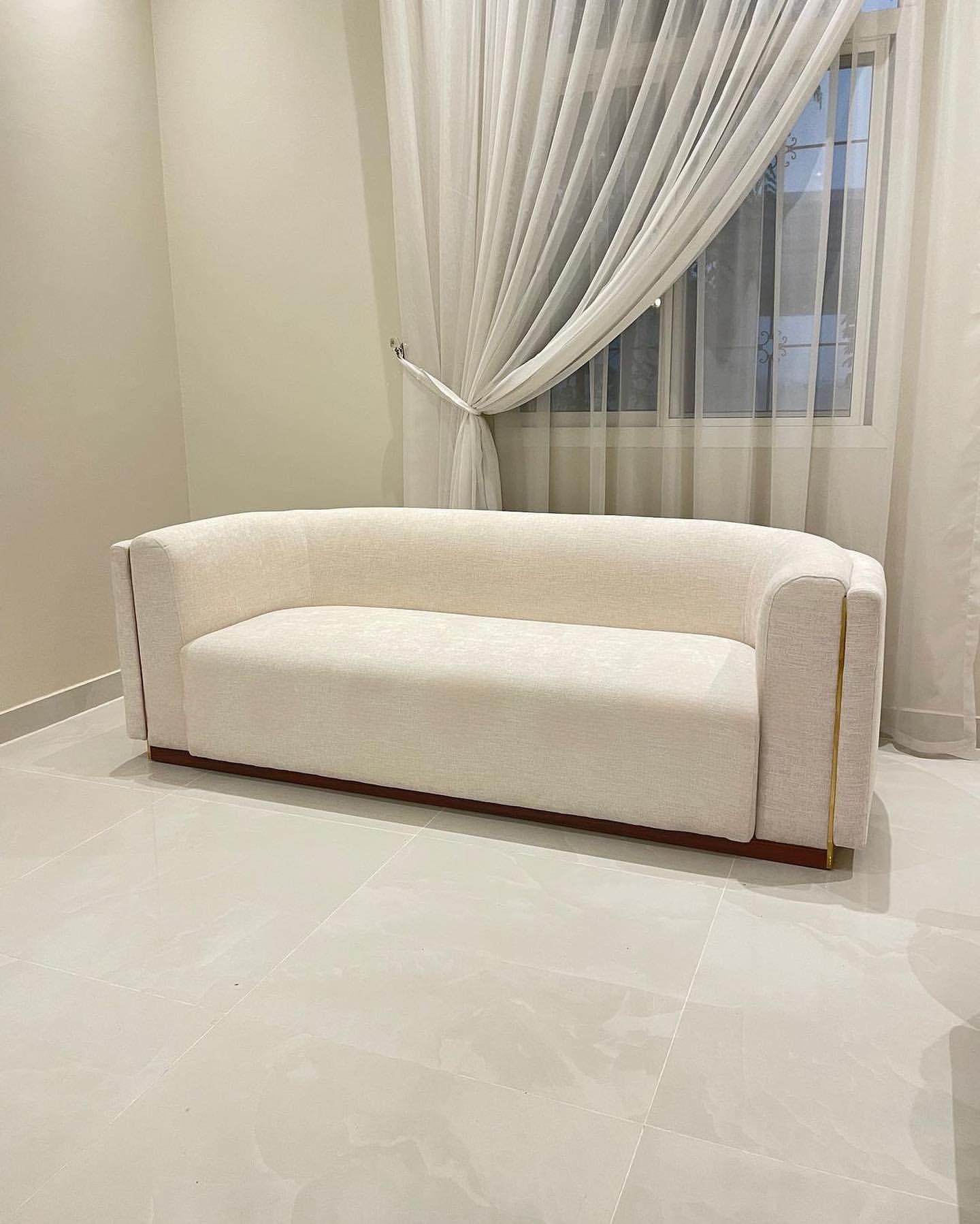 kuwaitsofa__CrbL2IVqoug_3